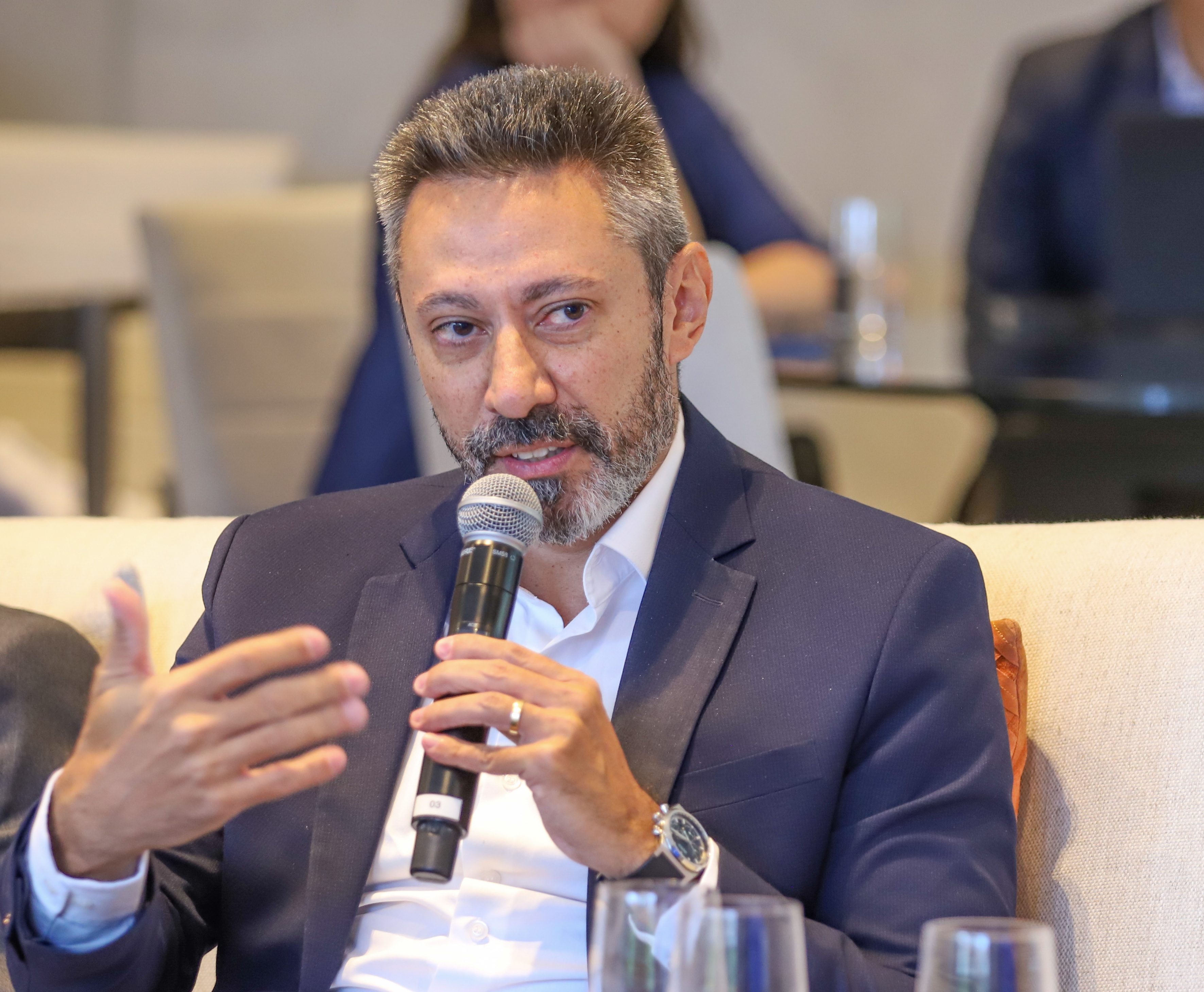 Guilherme Mendes Resende em palestra